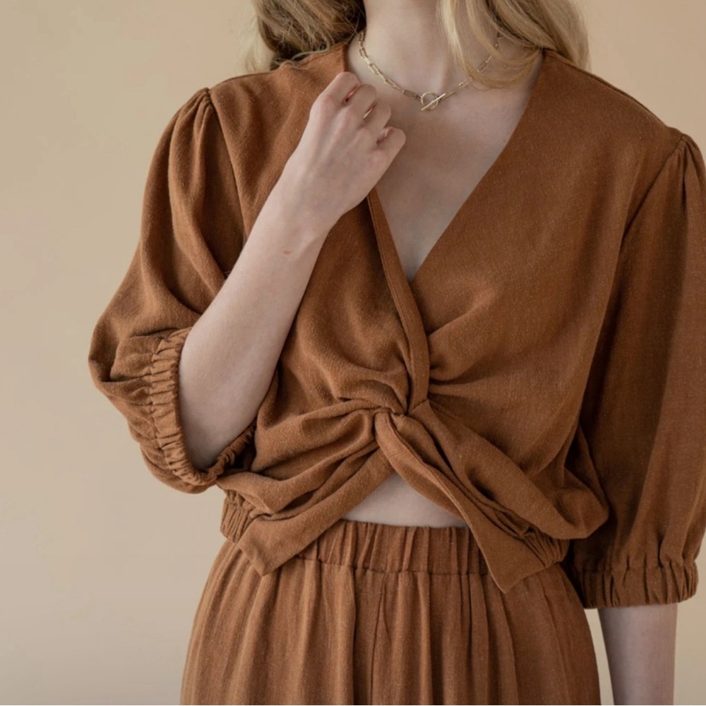 Vestige Story Hyle Top